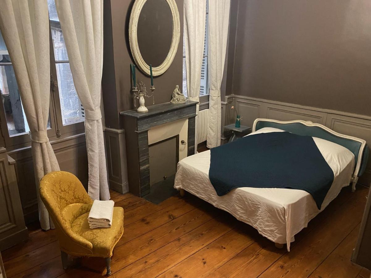 Au Coeur Du Quartier Historique Appartement Bordeaux Buitenkant foto